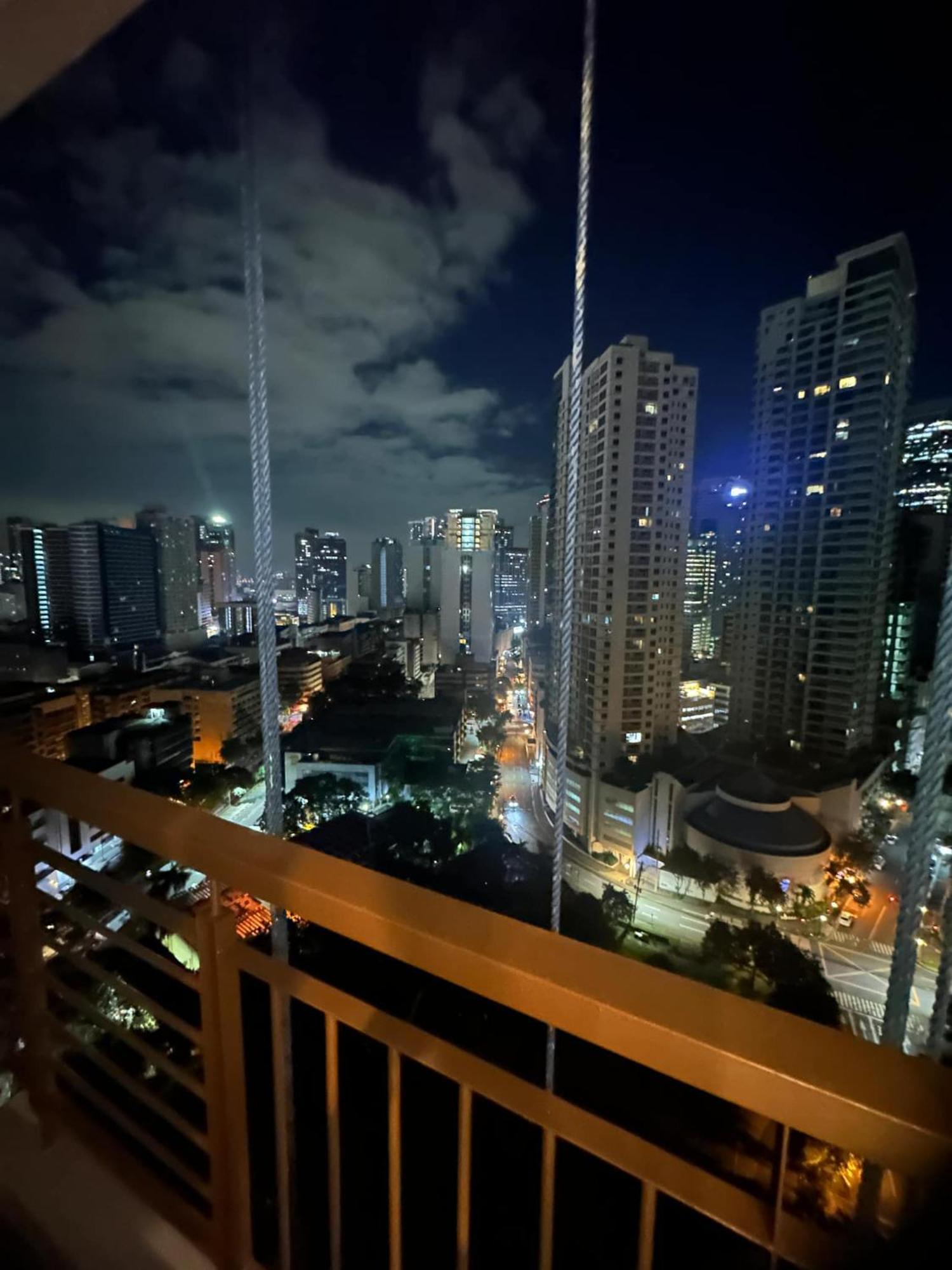 Cozy Place With City View At Greenbelt Makati Manila Esterno foto